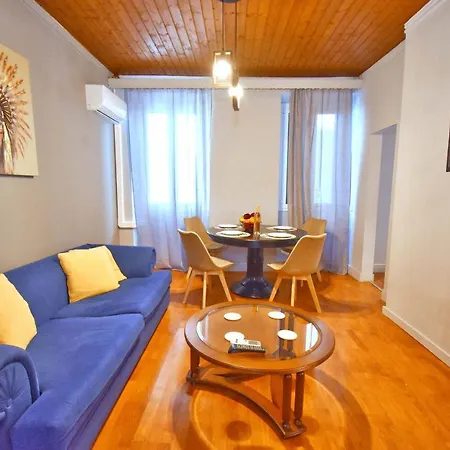 Spianada Old List Apartment